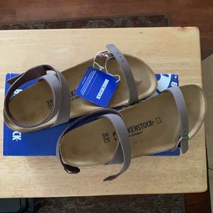 Birkenstock Daloa sandals size 39 Narrow fit